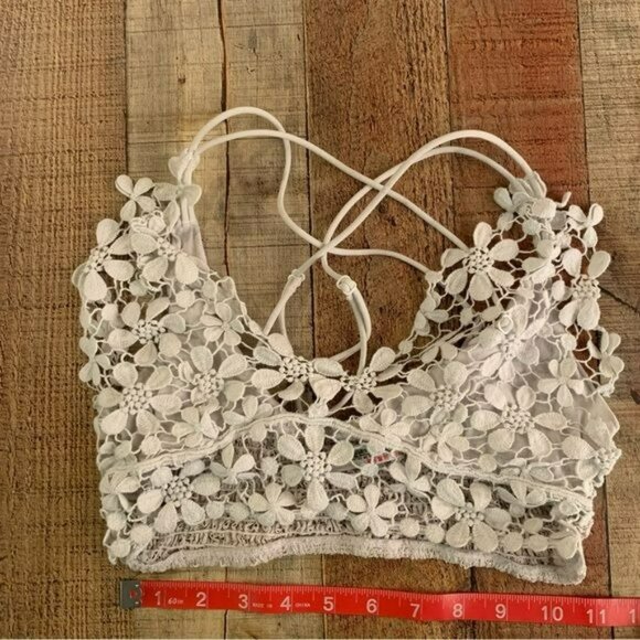 Free People Intimately womens size small white Flower lace bralette - Picture 7 of 7